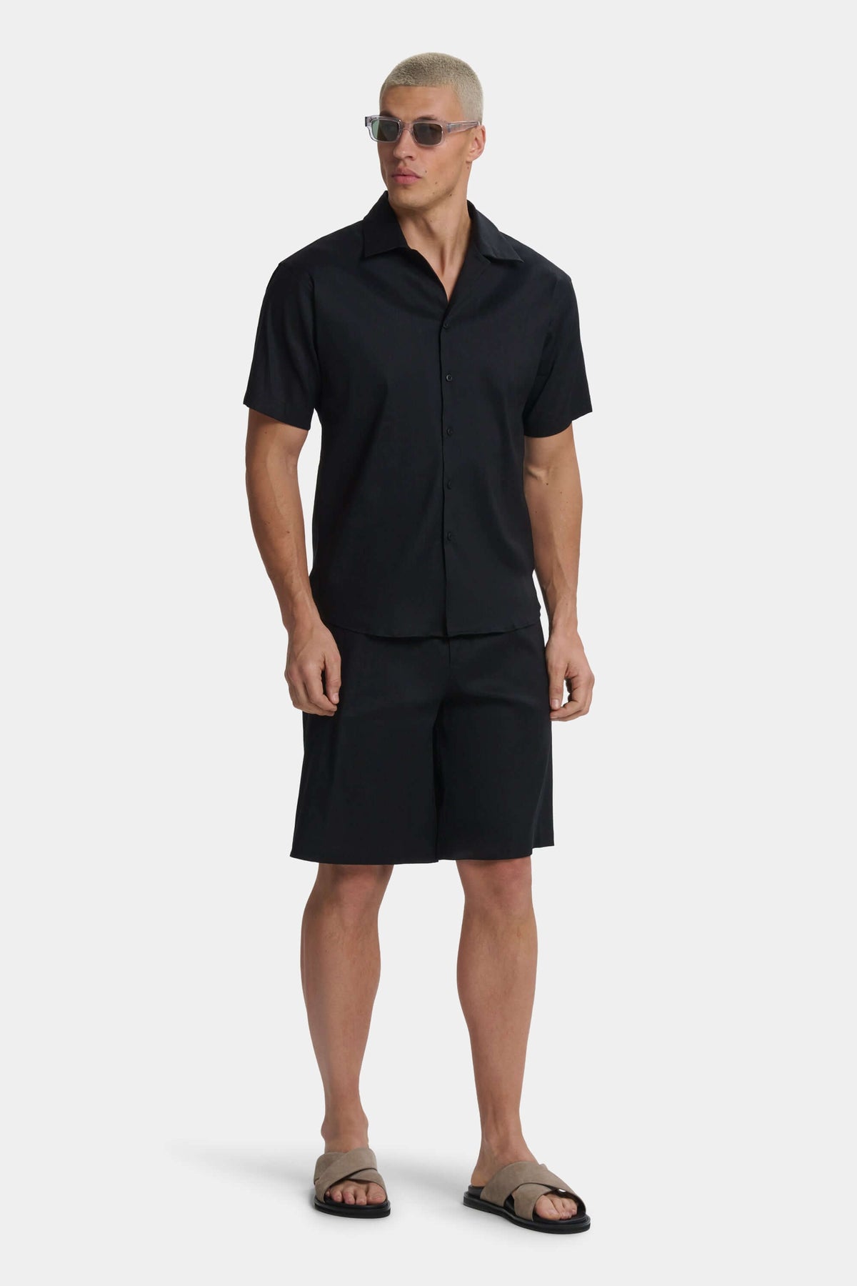 THE LINEN SHORTS