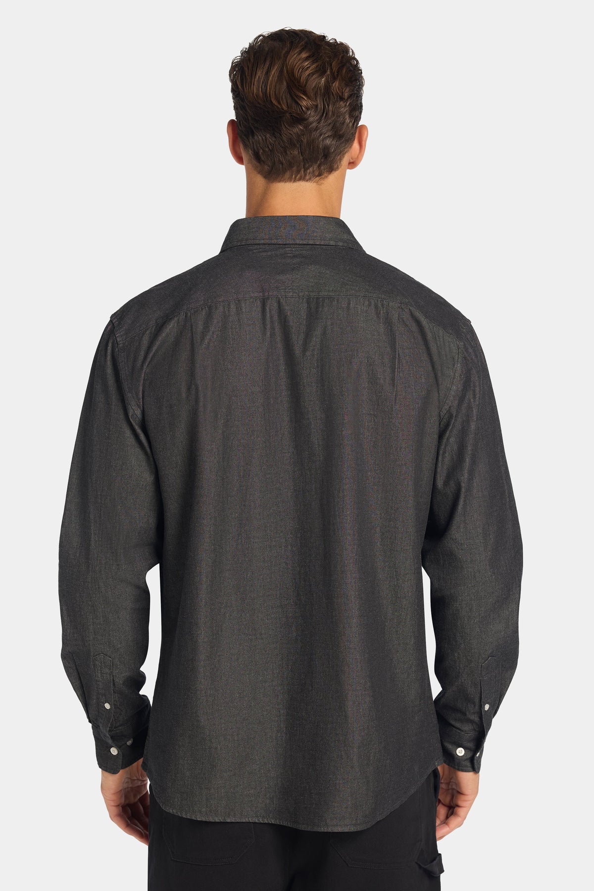 THE CHAMBRAY SHIRT