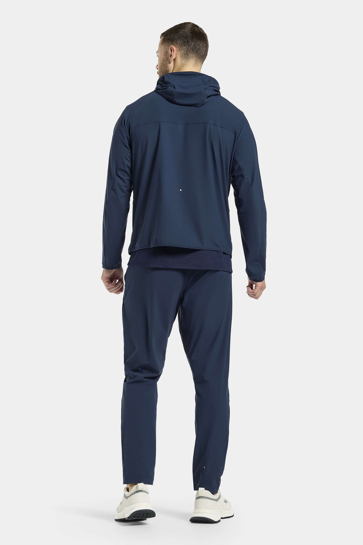 THE ACTIVE HOODED WINDBREAKER