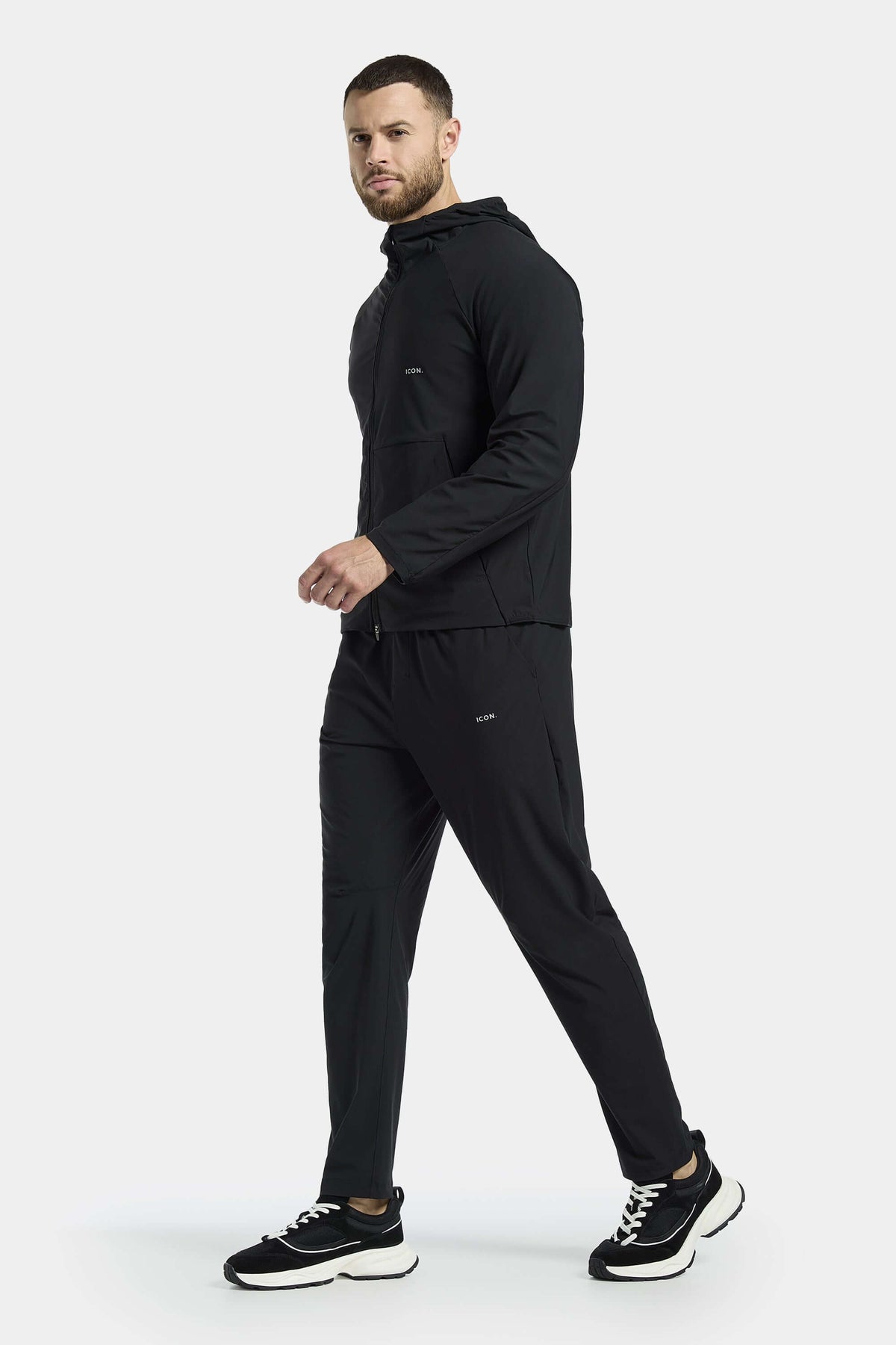 THE ACTIVE HOODED WINDBREAKER