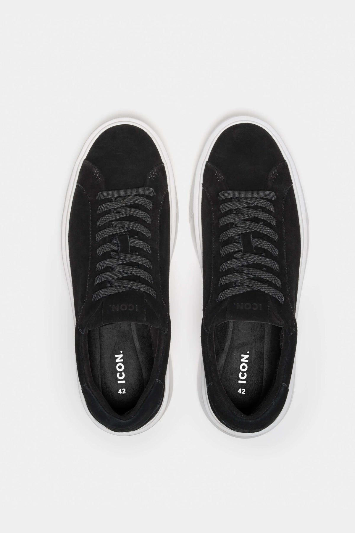THE CLASSIC SUEDE TRAINER