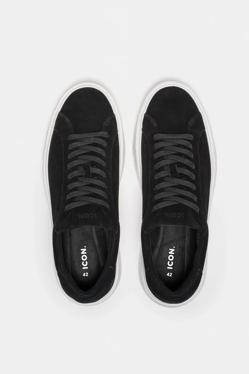 THE CLASSIC SUEDE TRAINER - Black