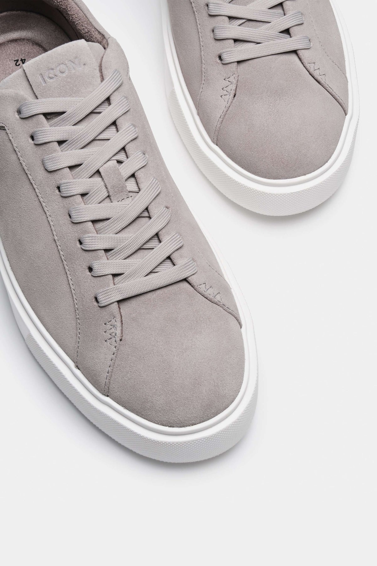 THE CLASSIC SUEDE TRAINER