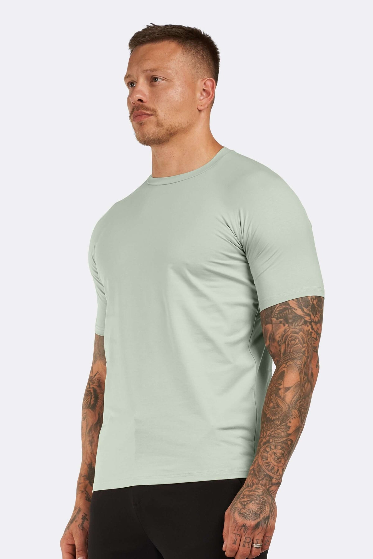 THE ESSENTIAL T-SHIRT