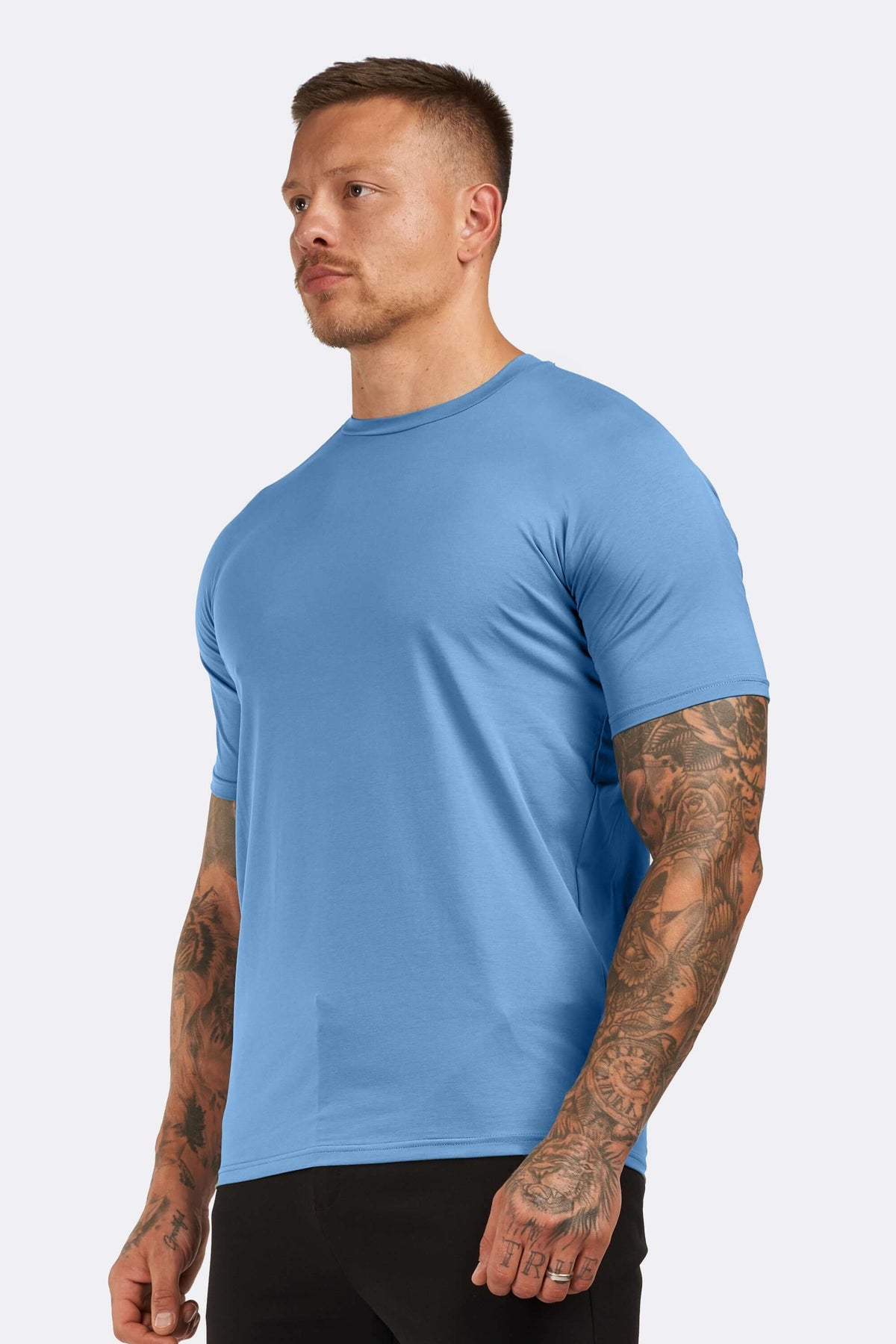 THE ESSENTIAL T-SHIRT
