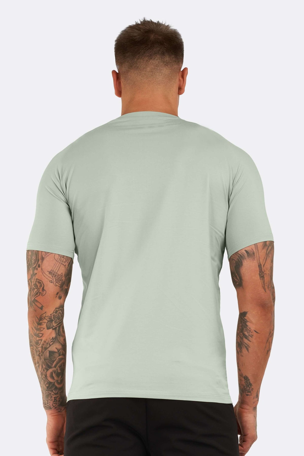 THE ESSENTIAL T-SHIRT