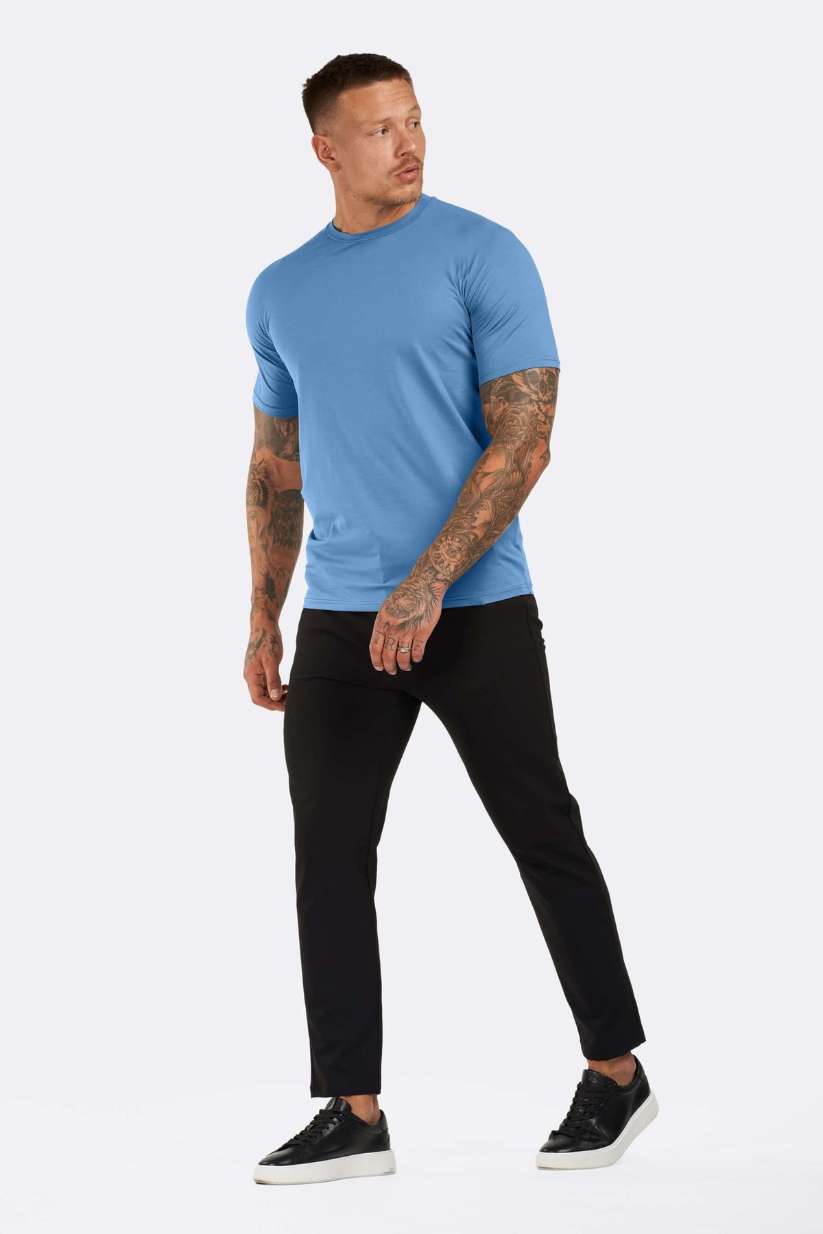 THE ESSENTIAL T-SHIRT