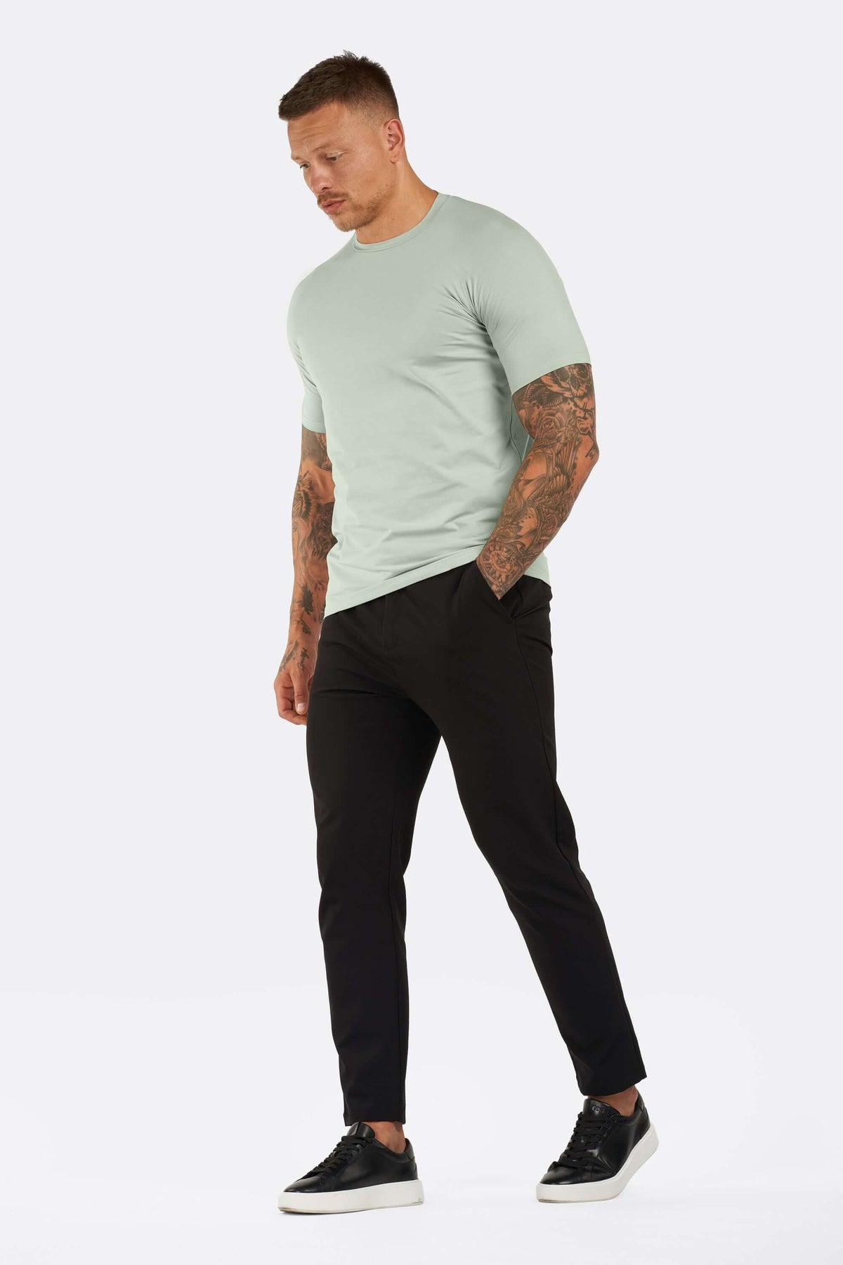 THE ESSENTIAL T-SHIRT