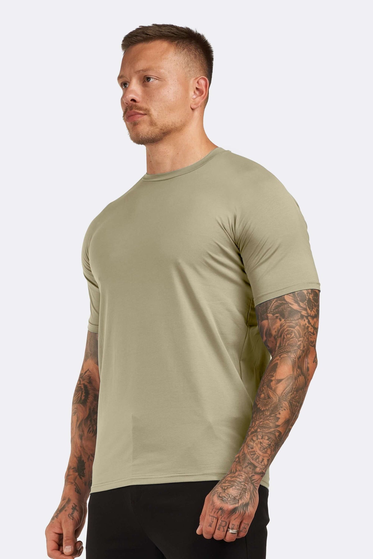 THE ESSENTIAL T-SHIRT