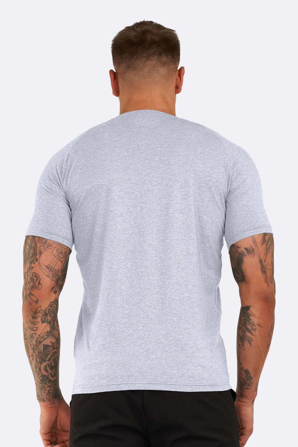 THE ESSENTIAL T-SHIRT